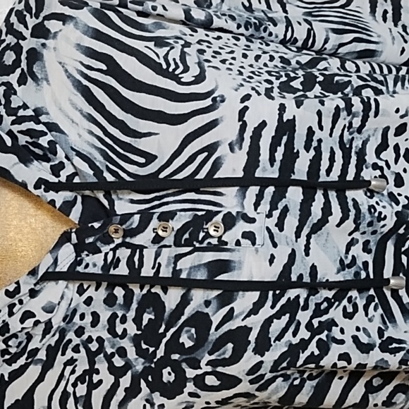 Simply Noelle Tee Shirt Knit Animal Print Hoodie Sheer Detail Trim 12/14 Lg/XL - Picture 4 of 12